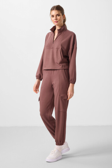 Kahverengi Yumuşak Dokulu Dik Yaka Gizli Fermuarlı Oversize Kadın Eşofman Takım - 95351 - TOMMYLIFE