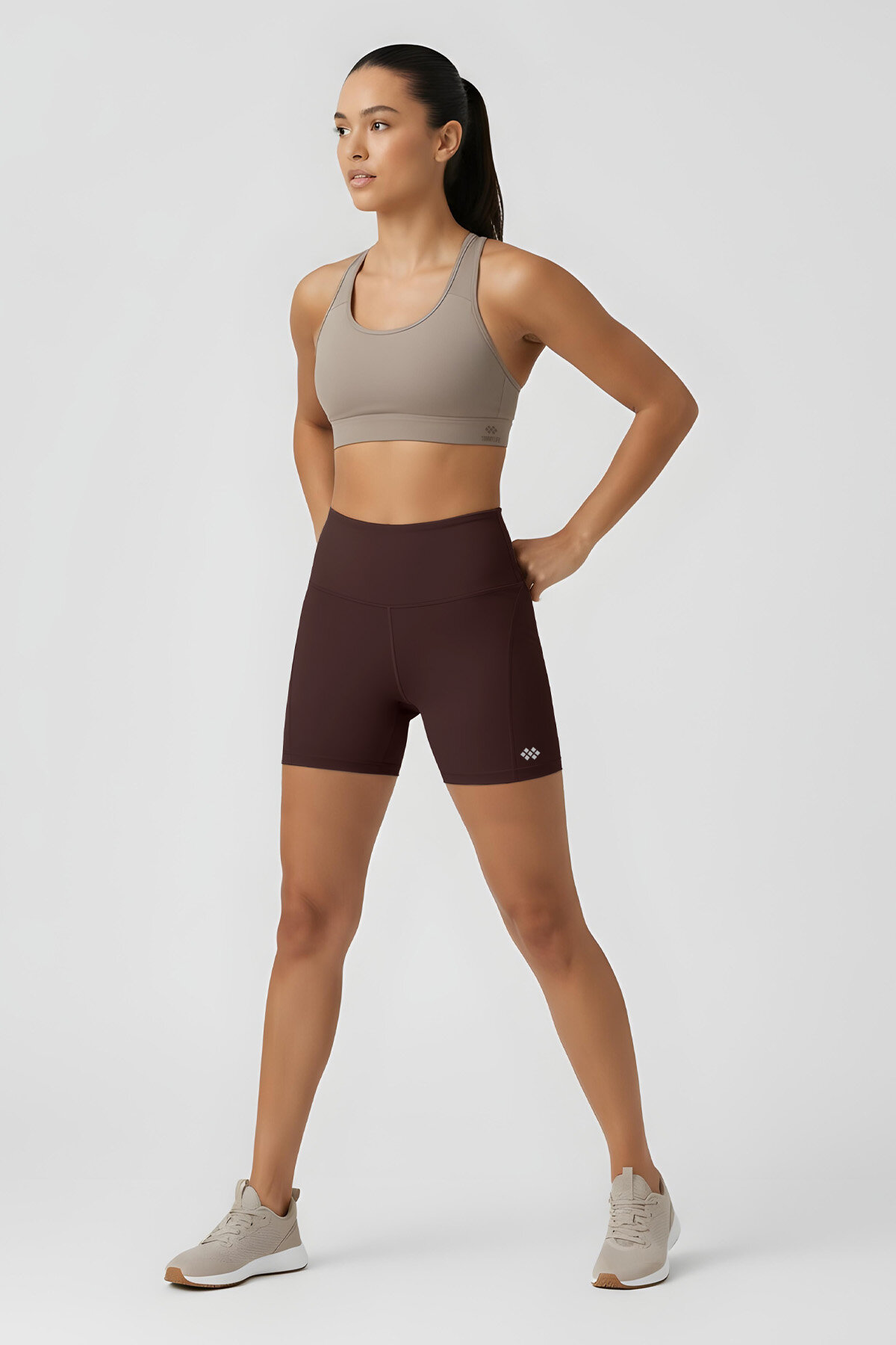 Kahverengi Kemer Detaylı Yüksek Bel Slim Fit Kısa Biker Kadın Tayt - 91017 - TOMMYLIFE (1)