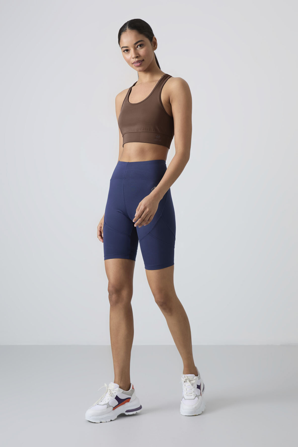 Kahverengi Sırt Detaylı Dar Kalıp U Yaka Kadın Spor Büstiyer - 97120 - TOMMYLIFE (1)