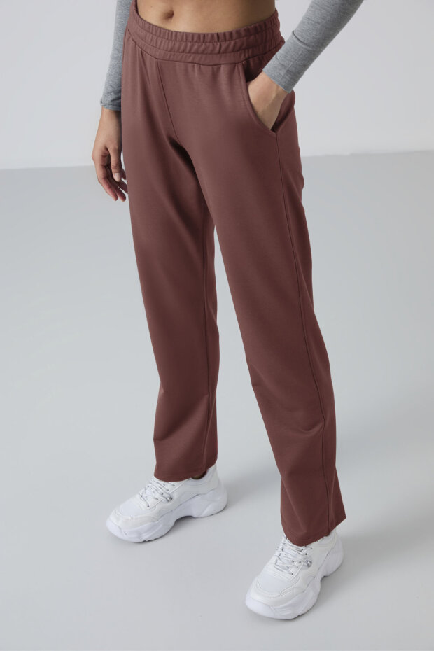 Kahverengi Yüksek Bel Cepli Rahat Form Klasik Paça Kadın Eşofman Alt - 94584 - 4