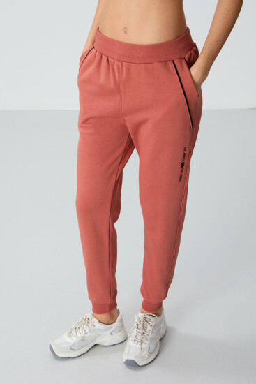 Kiremit Kompakt Pamuklu Kalın Pürüzsüz Dokulu Standart Fit Kadın Eşofman Altı - 94660 - TOMMYLIFE (1)