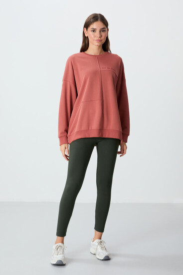 Kiremit Kompakt Pamuklu Kalın Pürüzsüz Dokulu O Yaka Oversize Fit Kadın Sweatshirt - 97288 - TOMMYLIFE (1)