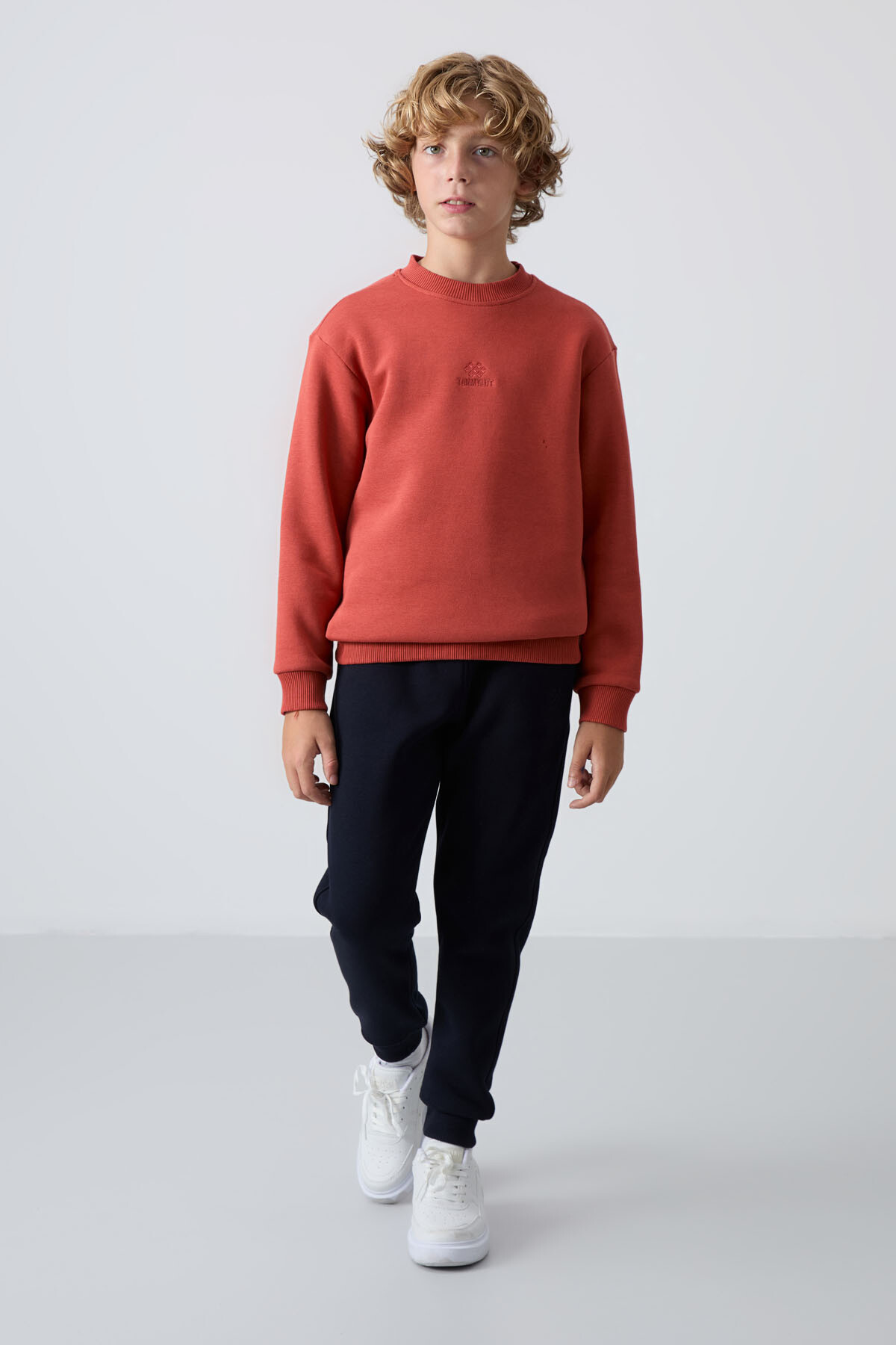 Kiremit-Lacivert Pamuklu Kalın İçi Tüylü Standart Fit Nakışlı Erkek Çocuk Eşofman Takım - 11249 - TOMMYLIFE