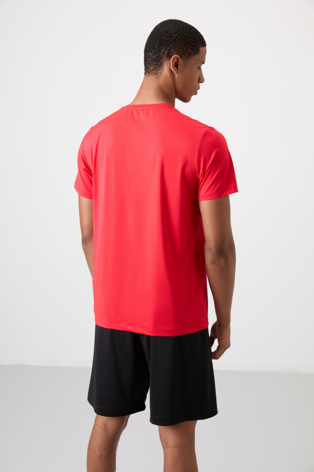 Kırmızı Nefes Alan Dokulu İnce Esnek Standart Fit Erkek Performans T-Shirt - 88384 - 5
