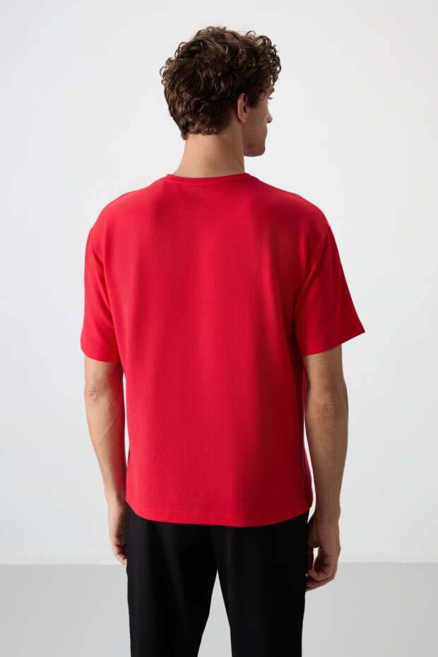 Kırmızı Waffle İnterlok Yüzeyi Dokulu Oversize Fit Basic Erkek T-Shirt - 88380 - 6