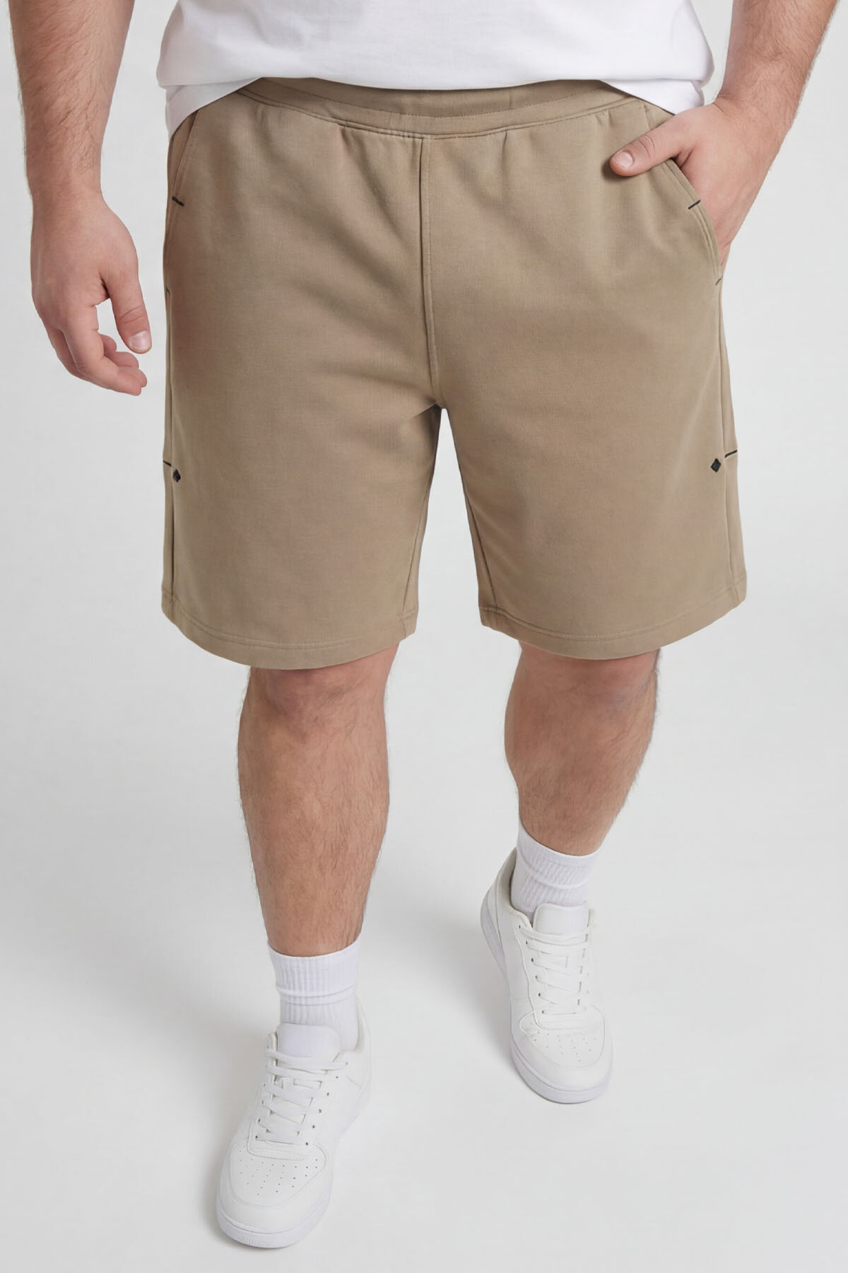 Koyu Bej Rahat Form Bağcıklı Cep Detaylı Battal Büyük Beden Erkek Şort - 81297 - TOMMYLIFE (1)