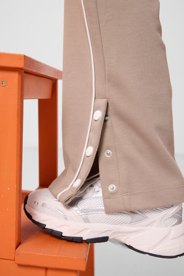 Koyu Bej Geniş Paça Çıt Çıt Detaylı Kız Çocuk Palazzo Pantolon - 75199 - 3