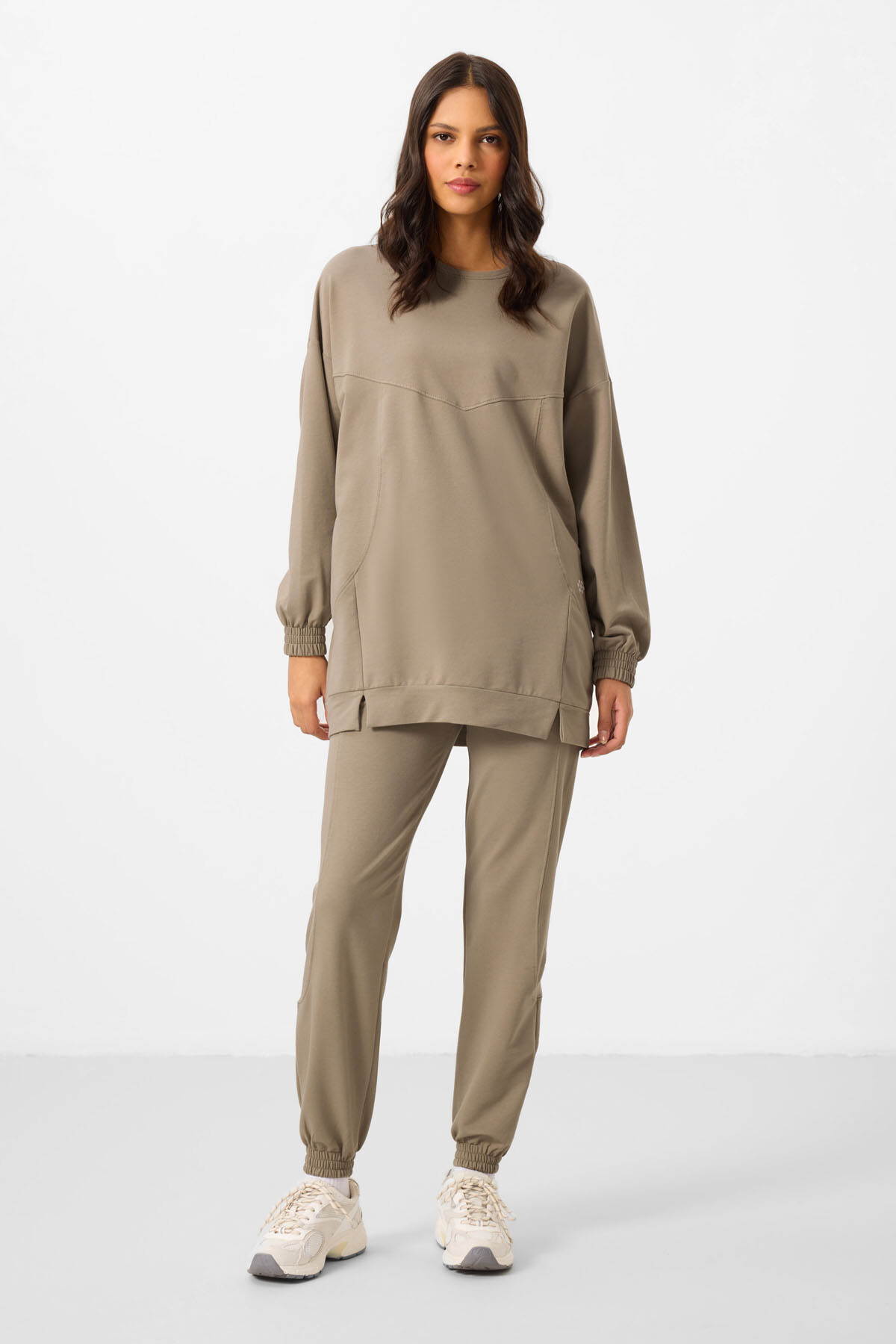 Koyu Bej O Yaka Basic Oversize Kadın Eşofman Tunik Takım - 95347 - TOMMYLIFE
