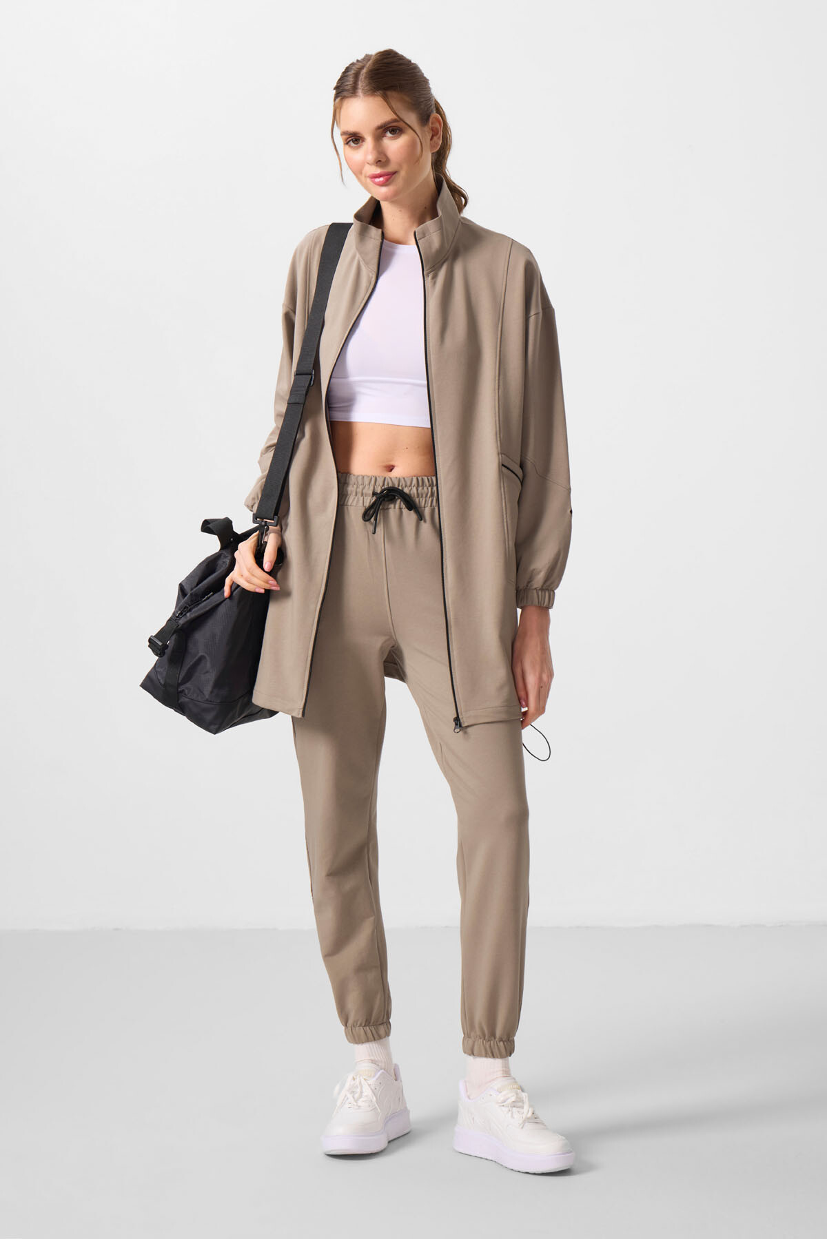 Koyu Bej Dik Yaka Fermuarlı Rahat Form Kadın Eşofman Tunik Takım - 95345 - TOMMYLIFE