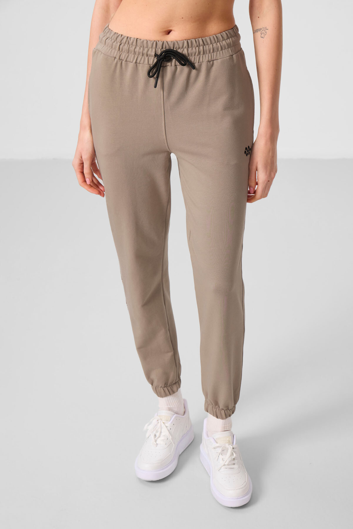 Koyu Bej Dik Yaka Fermuarlı Rahat Form Kadın Eşofman Tunik Takım - 95345 - TOMMYLIFE (1)