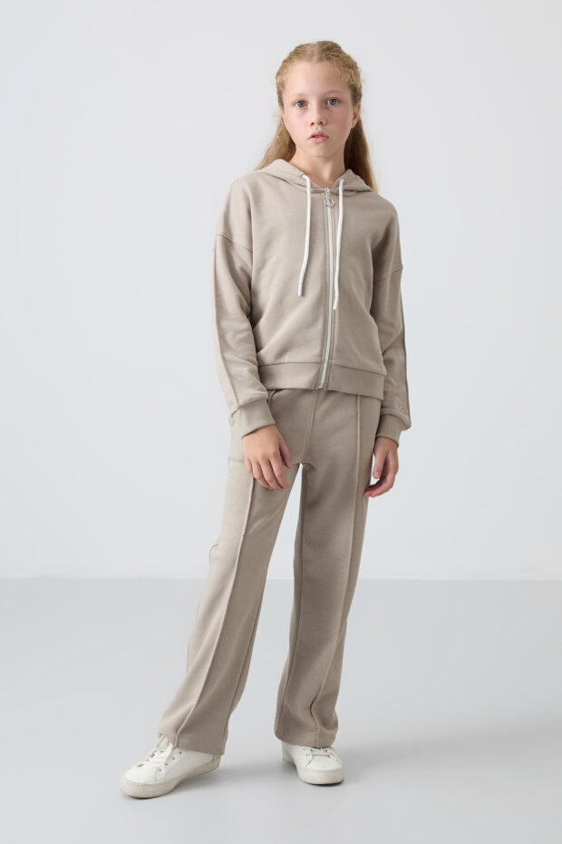 Koyu Bej Pamuklu İçi Tüylü Yumuşak Dokulu Standart Fit Nakışlı Kız Çocuk Eşofman Takım - 75161 - 1