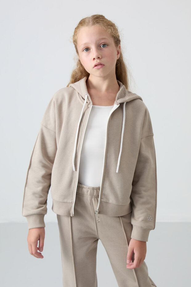 Koyu Bej Pamuklu İçi Tüylü Yumuşak Dokulu Standart Fit Nakışlı Kız Çocuk Eşofman Takım - 75161 - 3