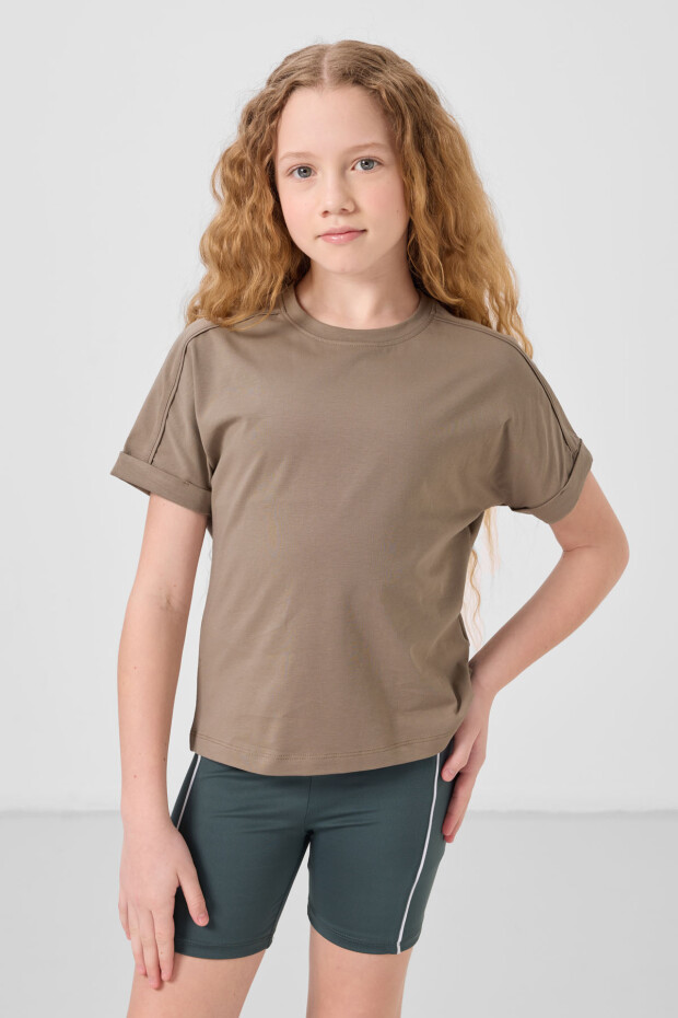 Koyu Bej Pamuklu O Yaka Standart Kalıp Basic Kız Çocuk T-Shirt - 75182 - 3