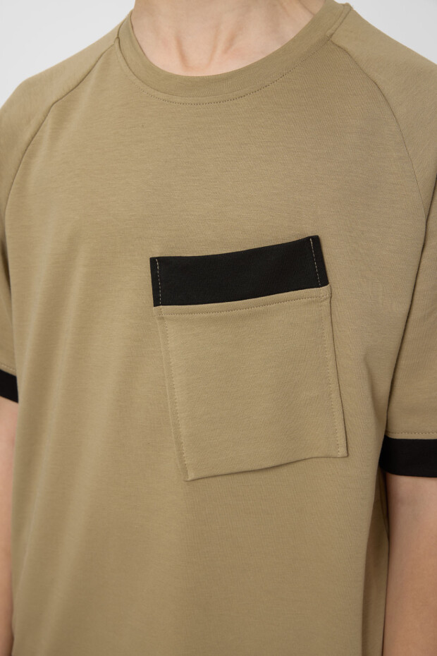 Koyu Bej Pamuklu Yumuşak Dokulu Oversize Cep Detaylı Erkek Çocuk T-Shirt - 11295 - 3