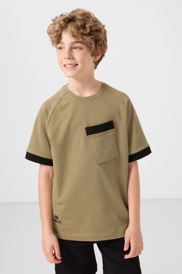 Koyu Bej Pamuklu Yumuşak Dokulu Oversize Cep Detaylı Erkek Çocuk T-Shirt - 11295 - 4