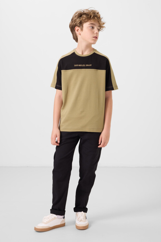 Koyu Bej Pamuklu Yumuşak Dokulu Oversize Fit Nakışlı Erkek Çocuk T-Shirt - 11290 - 2