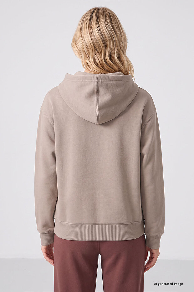 Koyu Bej Standart Kapüşonlu Kanguru Cepli Basic Kadın Sweatshirt - 97321 - 6