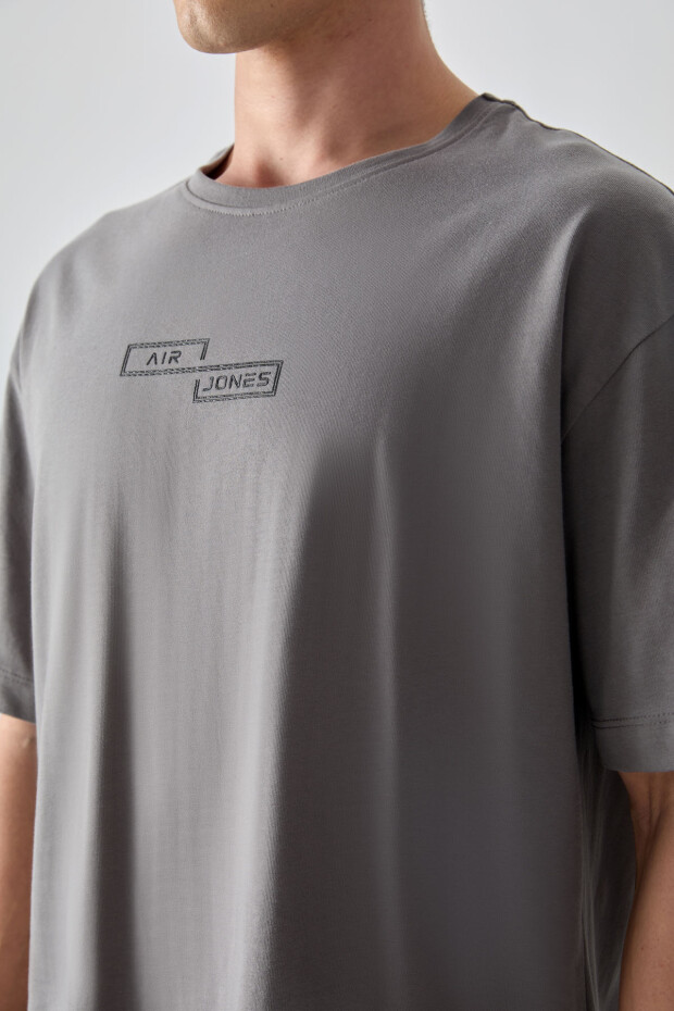 Koyu Gri %100 Pamuk Kalın Yumuşak Dokulu Oversize Fit Baskılı Erkek T-Shirt - 88361 - 2