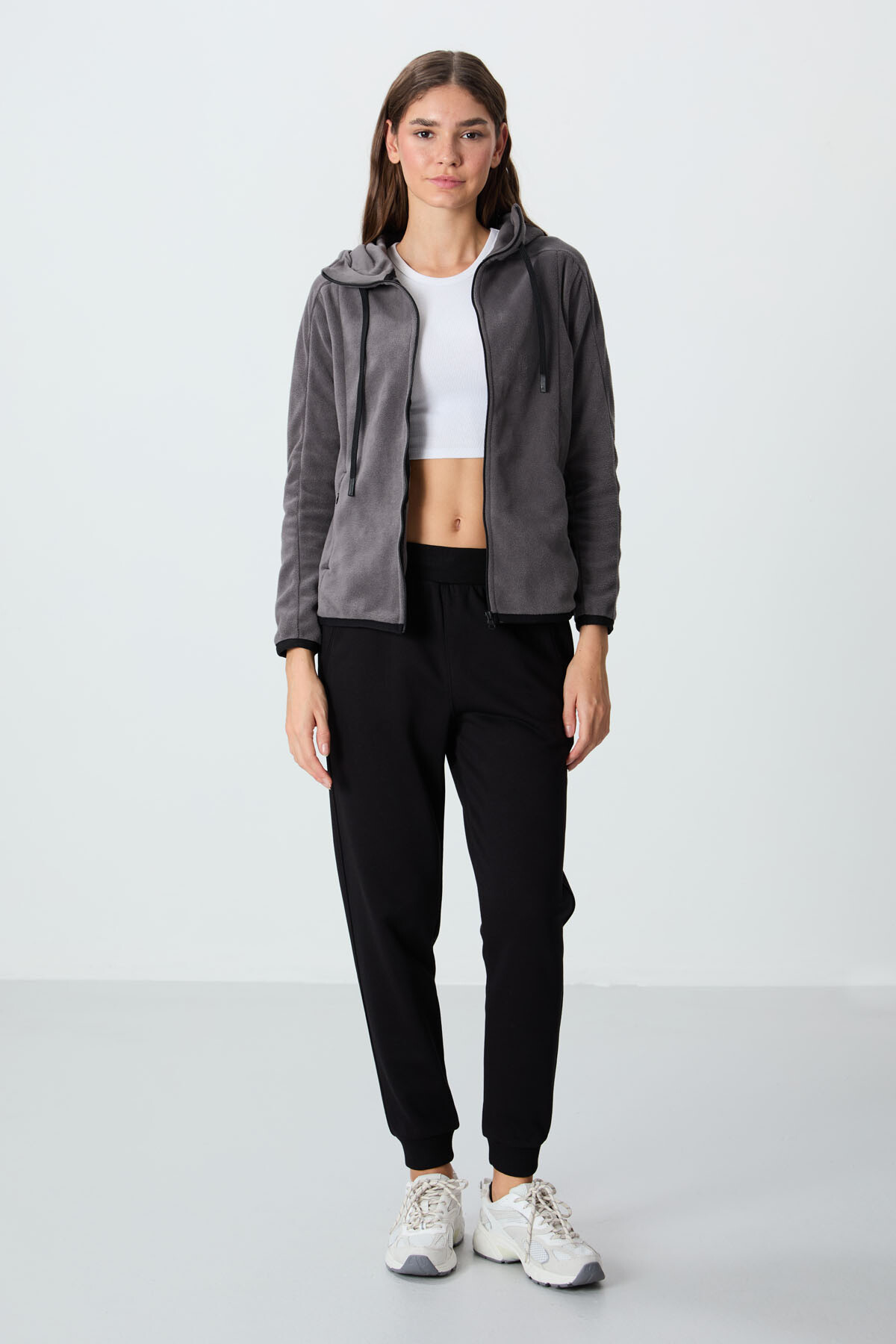 Koyu Gri Kalın Yumuşak Dokulu Kapüşonlu Standart Fit Nakışlı Polar Kadın Sweatshirt -97287 - TOMMYLIFE (1)