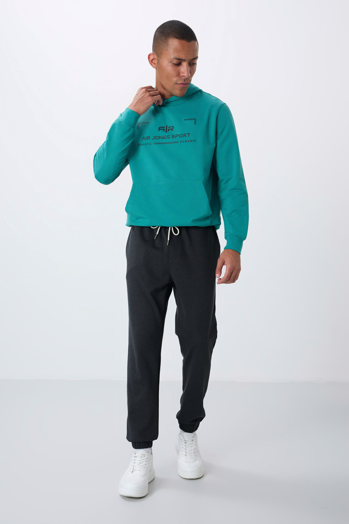 Koyu Gri Yüzeyi Dokulu Standart Fit Erkek Eşofman Alt - 82156 - Air Jones (1)