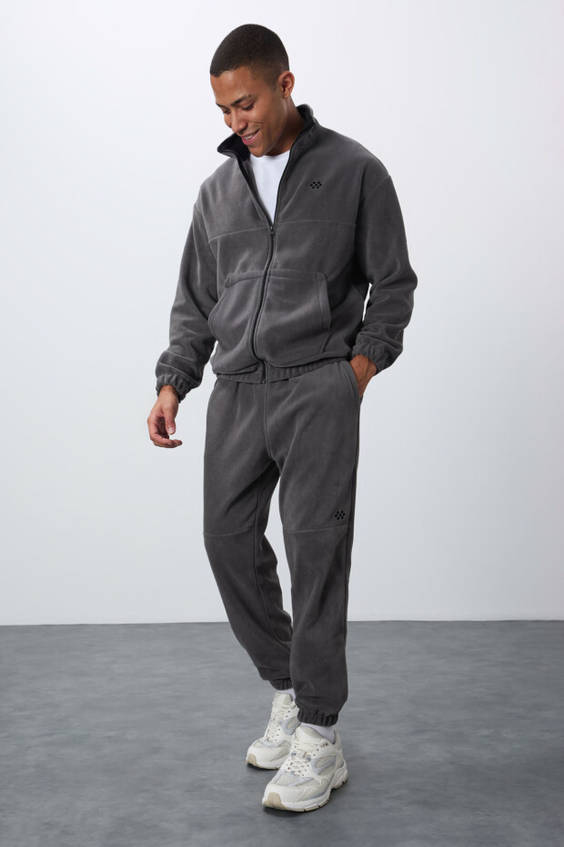Koyu Gri Kalın Yumuşak Dokulu Comfort Fit Nakışlı Erkek Eşofman Takım - 85269 - 4