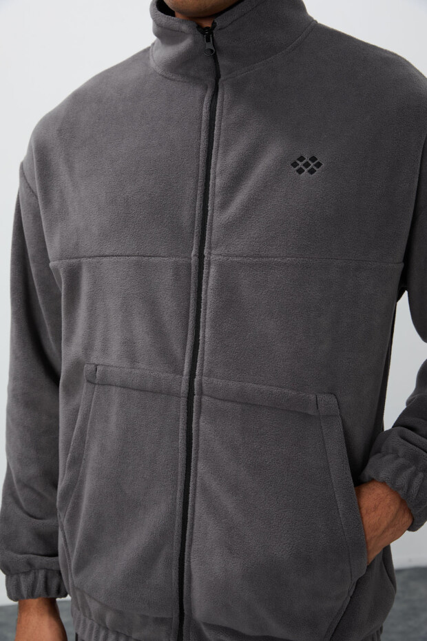 Koyu Gri Kalın Yumuşak Dokulu Comfort Fit Nakışlı Erkek Eşofman Takım - 85269 - 5