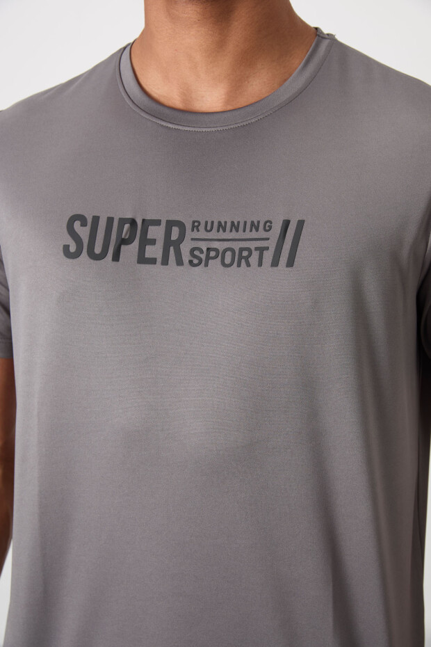 Koyu Gri Nefes Alan Dokulu İnce Esnek Standart Fit Erkek Performans T-Shirt - 88385 - 3