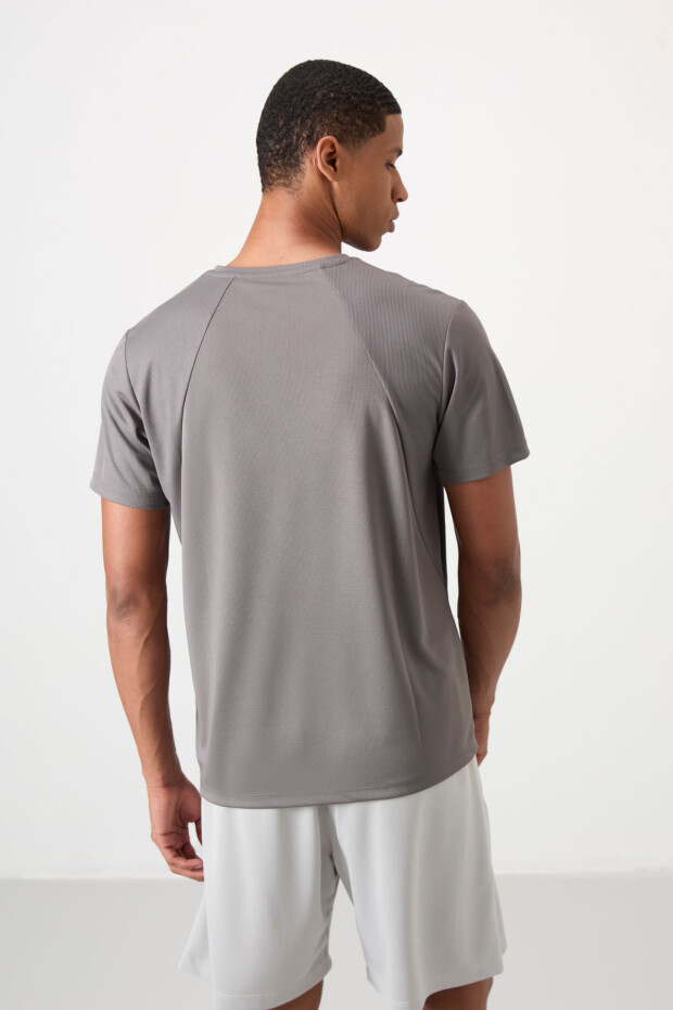 Koyu Gri Nefes Alan Dokulu İnce Esnek Standart Fit Erkek Performans T-Shirt - 88391 - 5