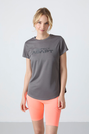 Koyu Gri Nefes Alan Dokulu İnce Esnek Standart Fit Performans Kadın T-Shirt - 97283 