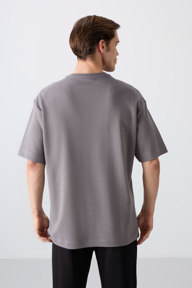 Koyu Gri Pamuklu Kalın Yumuşak Dokulu Oversize Fit Baskılı Erkek T-Shirt - 88325 - 6