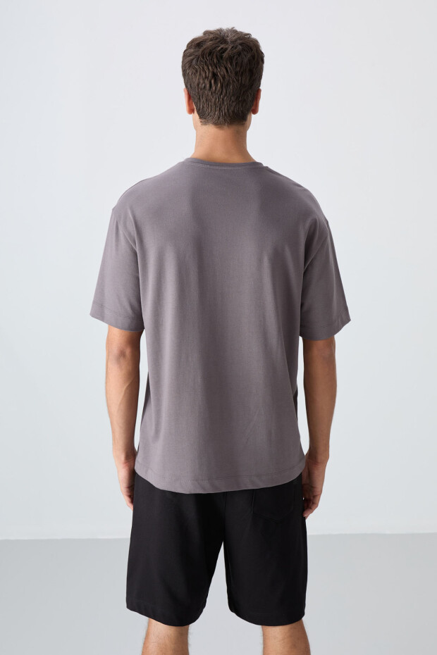 Koyu Gri Pamuklu Kalın Yumuşak Dokulu Oversize Fit Baskılı Erkek T-Shirt - 88331 - 5