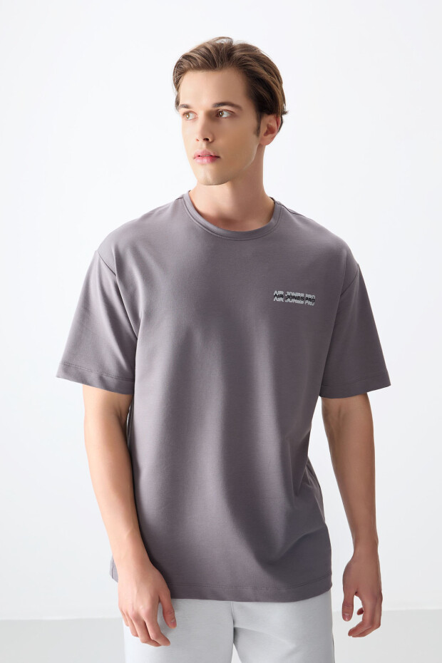 Koyu Gri Pamuklu Kalın Yumuşak Dokulu Oversize Fit Baskılı Erkek T-Shirt - 88375 - 1