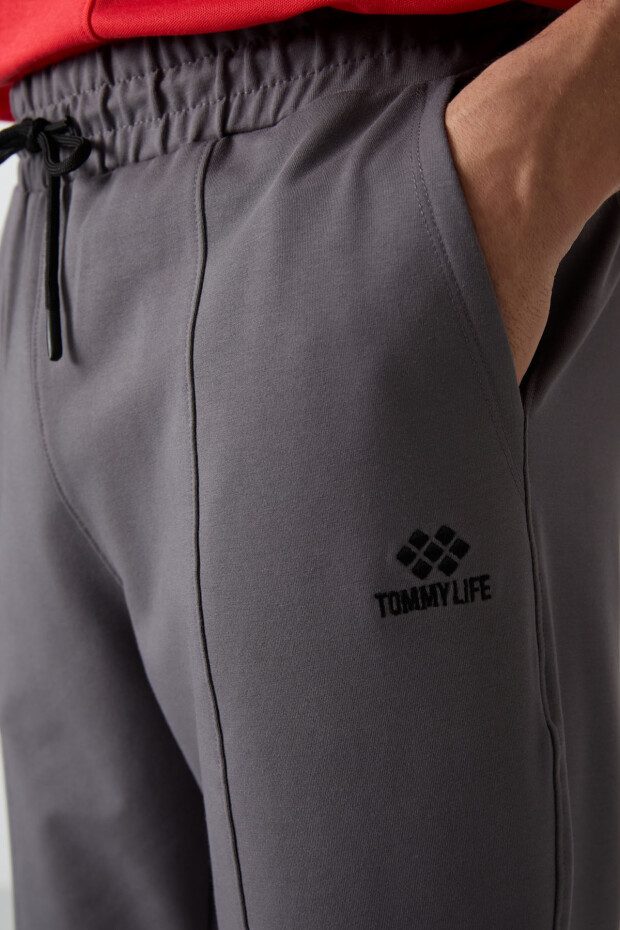 Koyu Gri Pamuklu Yumuşak Dokulu Comfort Fit Nakışlı Erkek Jogger - 82123 - 3