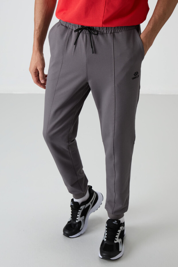 Koyu Gri Pamuklu Yumuşak Dokulu Comfort Fit Nakışlı Erkek Jogger - 82123 - 1