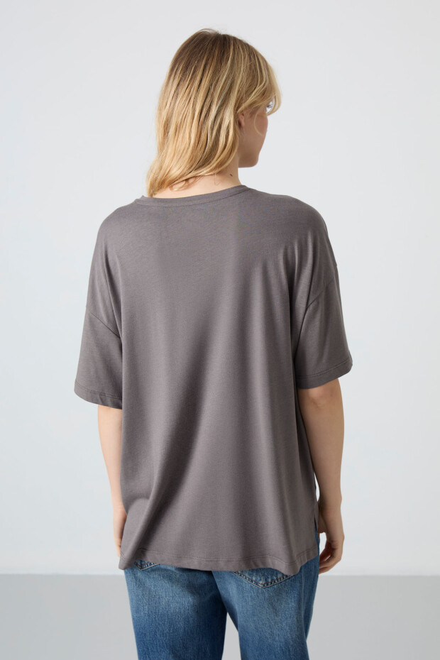 Koyu Gri Penye Modal Yumuşak Tuşeli Oversize Fit Basic Kadın T-Shirt- 97285 - 7