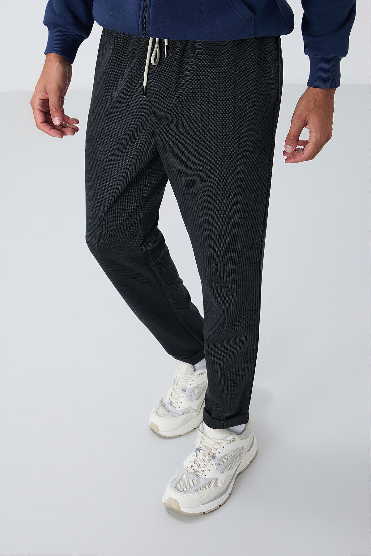 Koyu Gri Yüzeyi Dokulu Standart Fit Erkek Eşofman Alt - 82154 - TOMMYLIFE