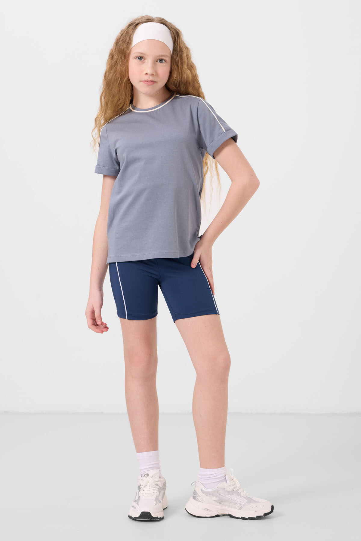 Koyu Mavi Pamuklu O Yaka Standart Fit Basic Kız Çocuk T-Shirt - 75177 - TOMMYLIFE (1)