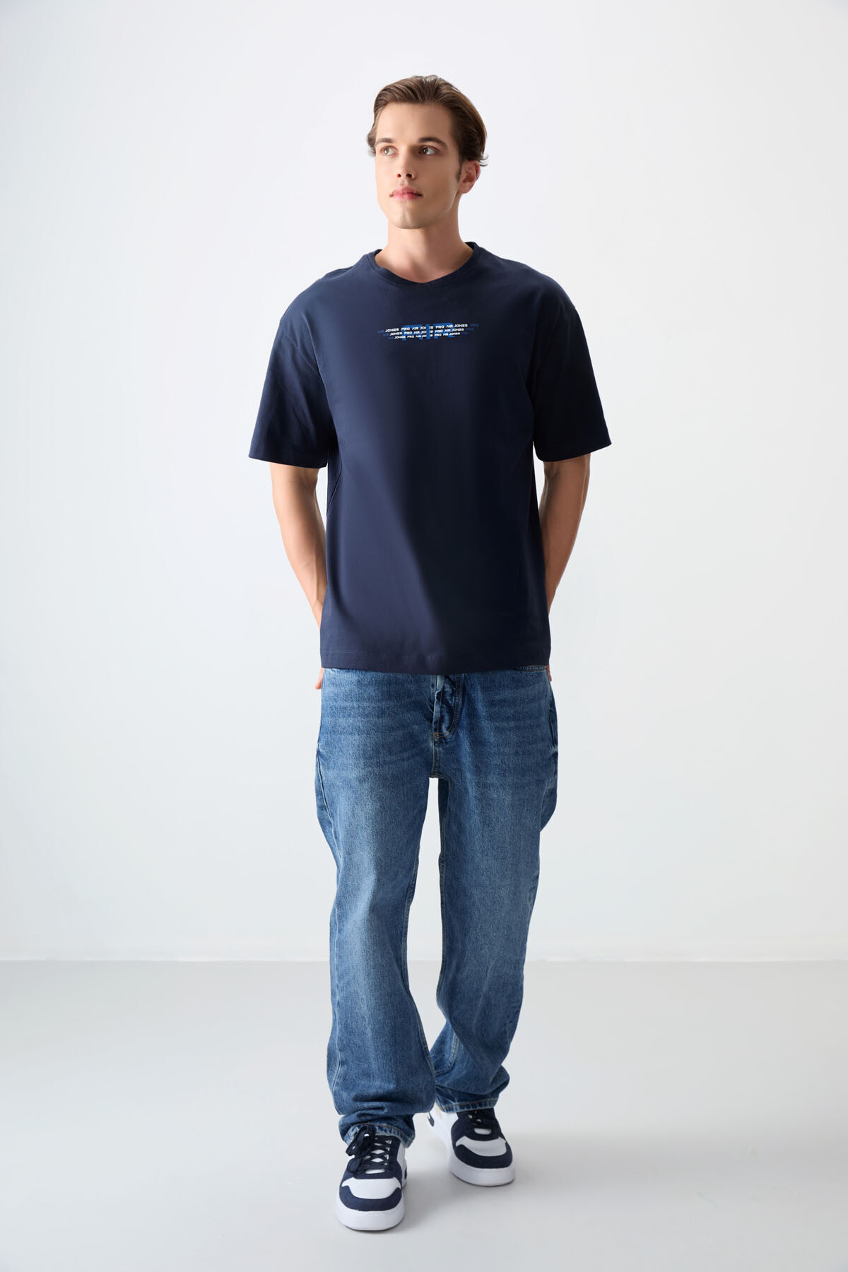 Lacivert %100 Pamuk Kalın Yumuşak Dokulu Oversize Fit Baskılı Erkek T-Shirt - 88356 - Air Jones (1)