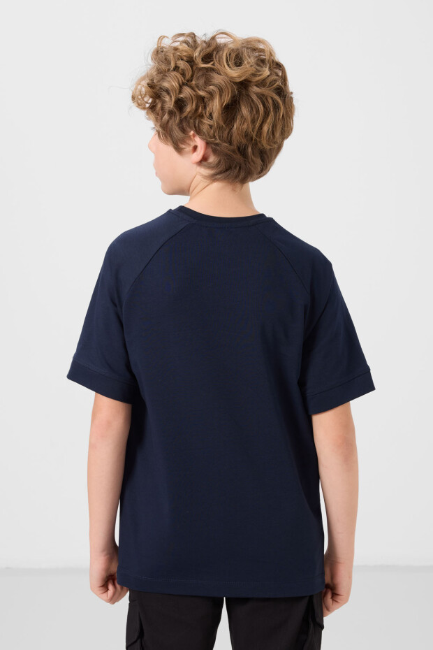Lacivert Pamuklu Yumuşak Dokulu Oversize Cep Detaylı Erkek Çocuk T-Shirt - 11295
