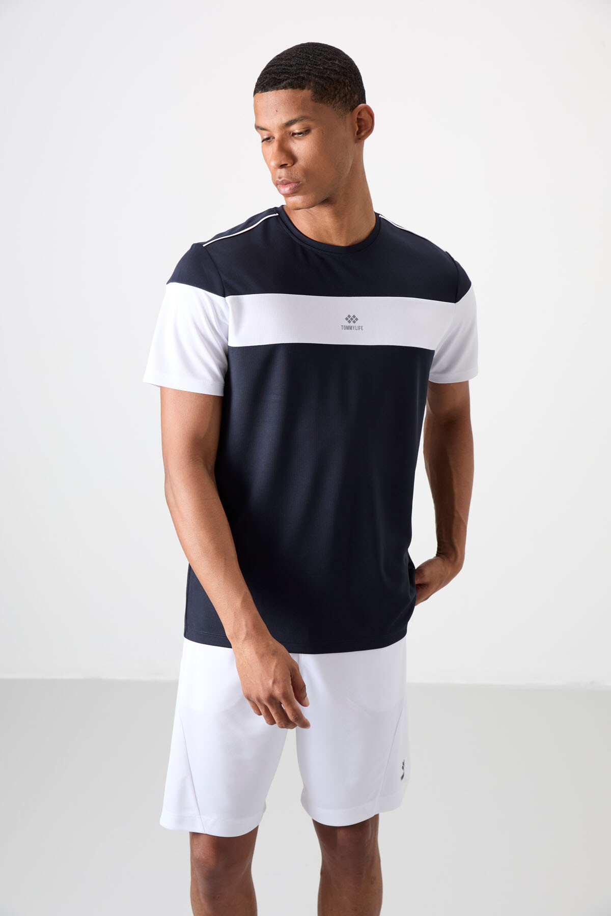 Lacivert Nefes Alan Dokulu İnce Esnek Standart Fit Erkek Performans T-Shirt - 88396 - TOMMYLIFE