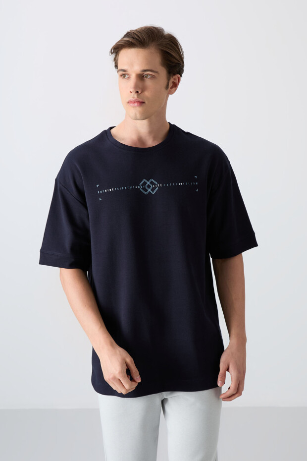 Lacivert Pamuklu Kalın Yumuşak Dokulu Oversize Fit Baskılı Erkek T-Shirt - 88323 - 1