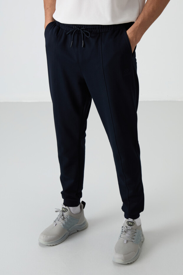 Lacivert Pamuklu Yumuşak Dokulu Comfort Fit Nakışlı Erkek Jogger - 82123 - 1