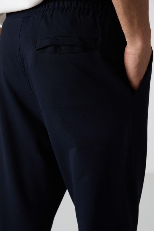 Lacivert Pamuklu Yumuşak Dokulu Comfort Fit Nakışlı Erkek Jogger - 82123 - 5
