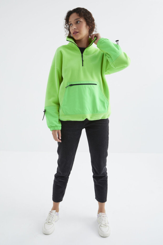 Neon Yeşil Etek Ucu Büzgülü Yarım Fermuarlı Oversize Kadın Polar Sweatshirt - 97238 - 4
