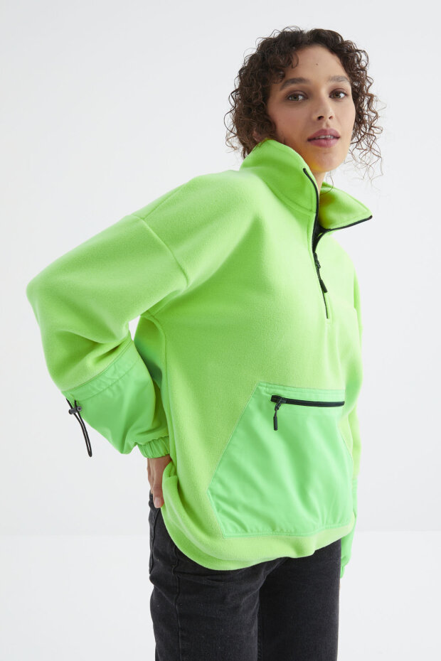 Neon Yeşil Etek Ucu Büzgülü Yarım Fermuarlı Oversize Kadın Polar Sweatshirt - 97238 - 6