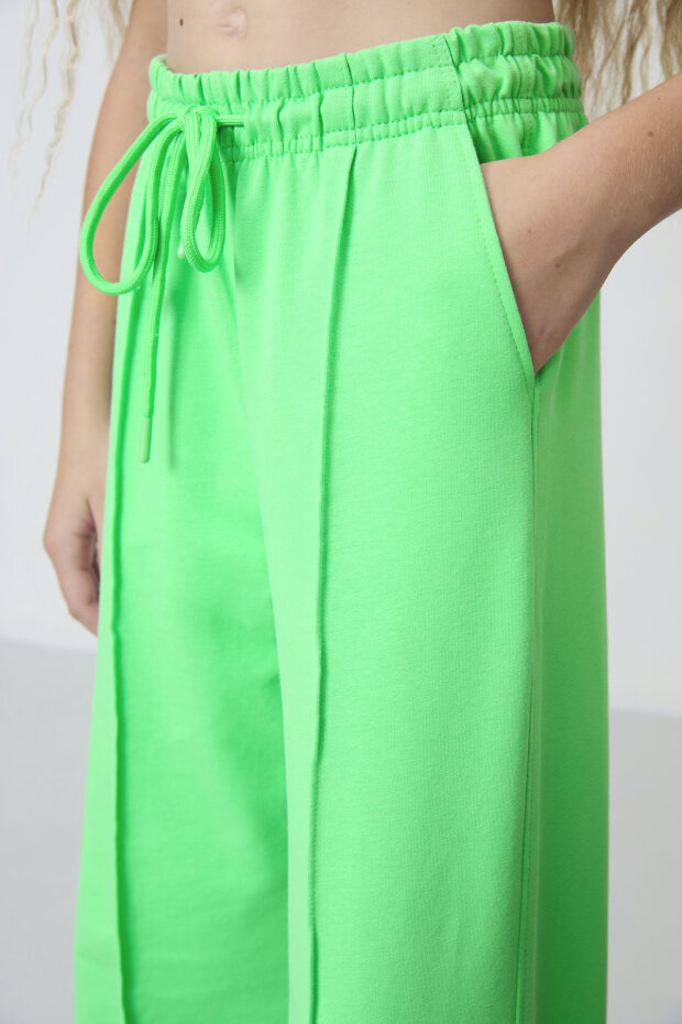 Neon Yeşil Cepli Ön Dikiş Detaylı Geniş Paça Kız Çocuk Eşofman Altı -75144 - 4