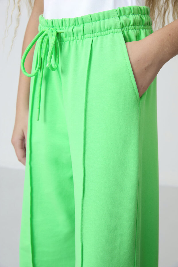 Neon Yeşil Cepli Ön Dikiş Detaylı Geniş Paça Kız Çocuk Eşofman Altı -75144 - 4
