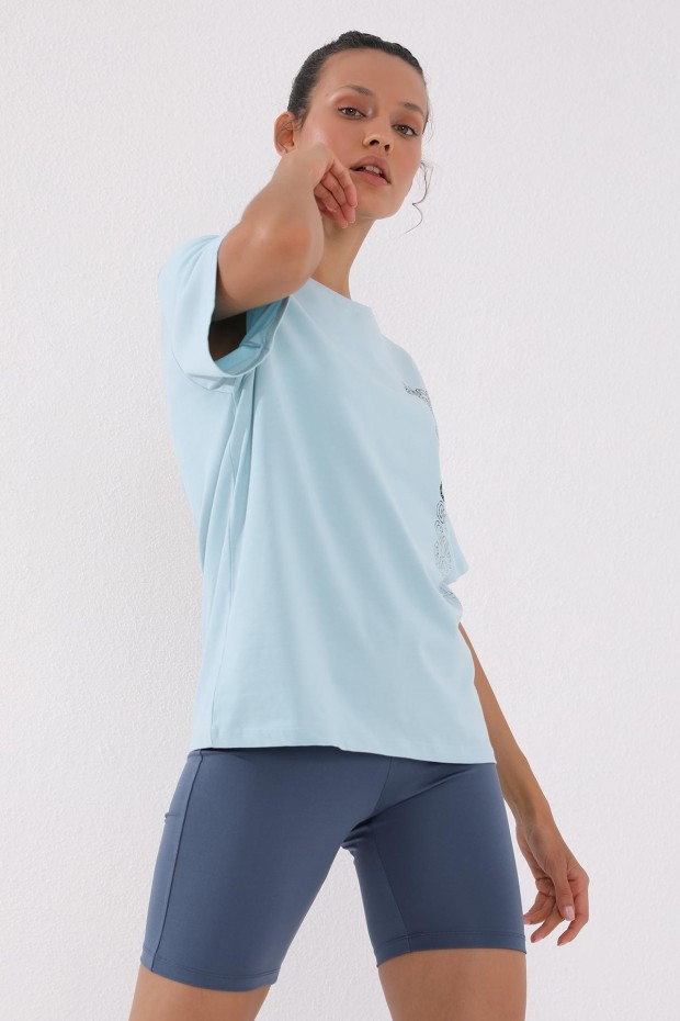 Açık Mavi Deforme Yazı Baskılı O Yaka Kadın Oversize T-Shirt - 97134