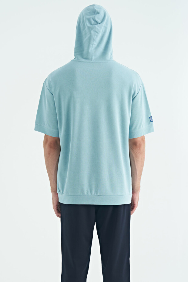 Açık Mavi Kanguru Cepli Yazı Nakışlı Kapüşonlu Erkek T-Shirt - 88195