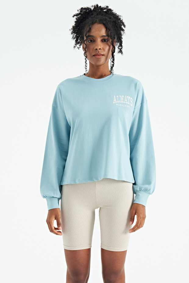 Açık Mavi O Yaka Nakış Detaylı Crop Basic Kadın Sweatshirt - 02116